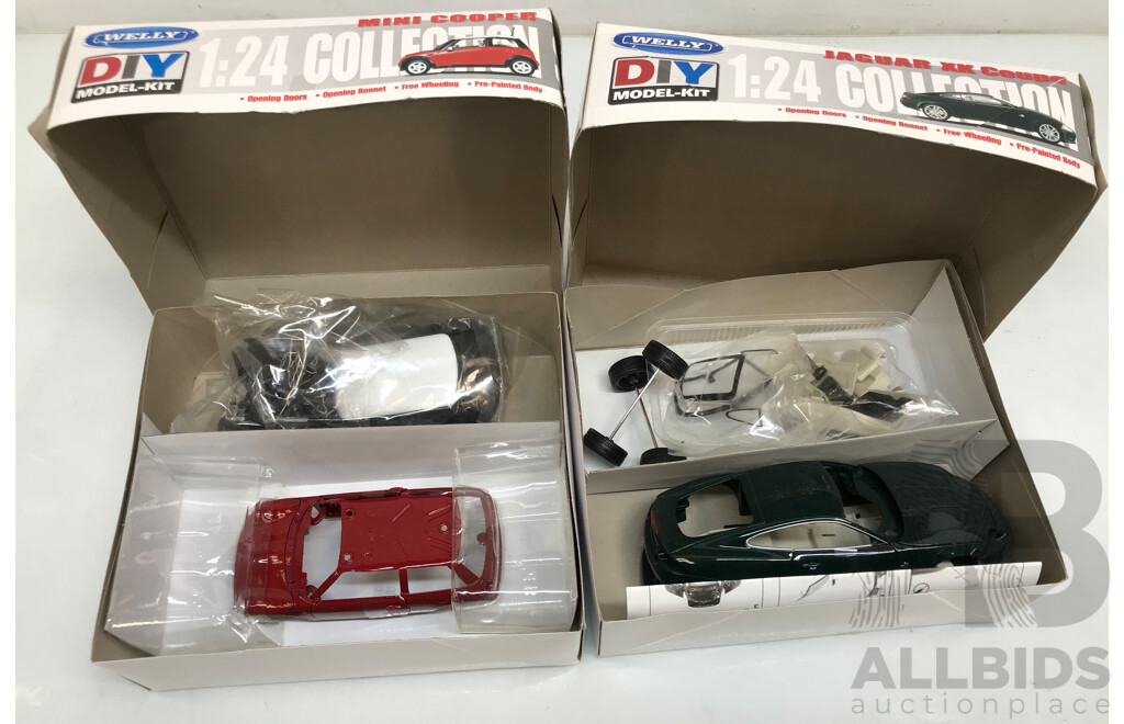 Welly DIY Model Kit Cars (1:24 Scale) - Lot of 2