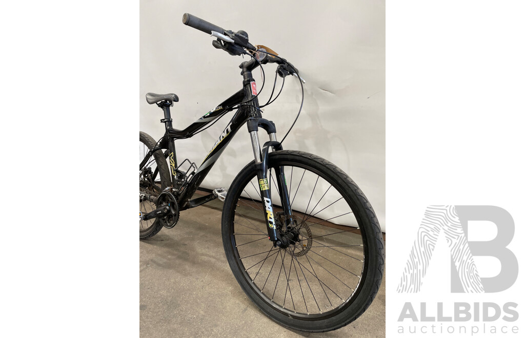 Giant Yukon 21 Speed Mountain Bike