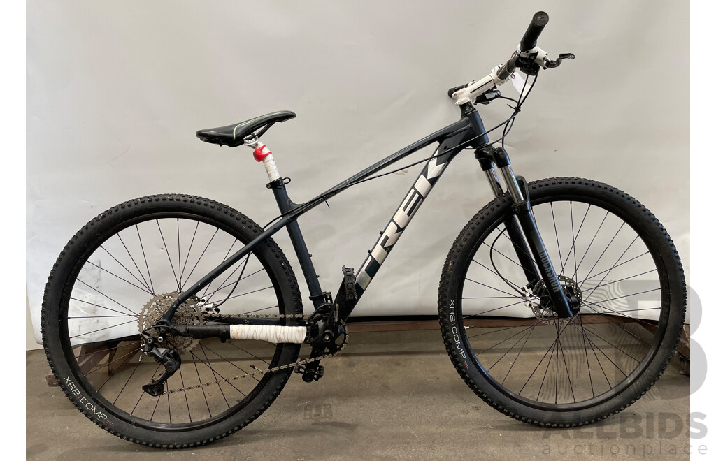 Trek Marlin 8-Speed Mountain Bike