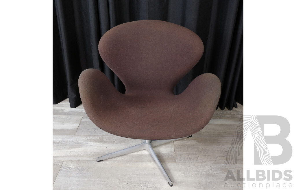 Woollen Upholstered Swan Chair by Arne Jacobsen for the Republic of Fritz Hansen