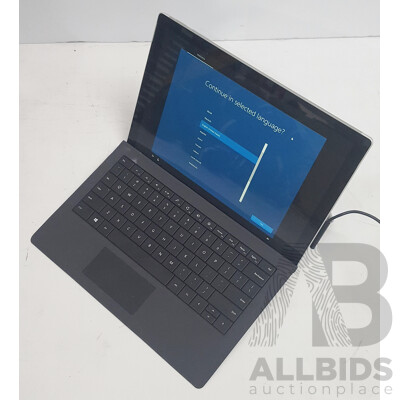 Microsoft (1796) Surface Pro 5 Intel Core i5 (7300U) 2.60GHz-3.50GHz 2-Core CPU 256GB 12.3-Inch Touchscreen Detachable Laptop w/ Power Supply
