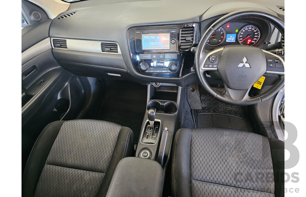 11/2014 Mitsubishi Outlander ES (4x4) ZJ MY14 4d Wagon Silver 2.4L