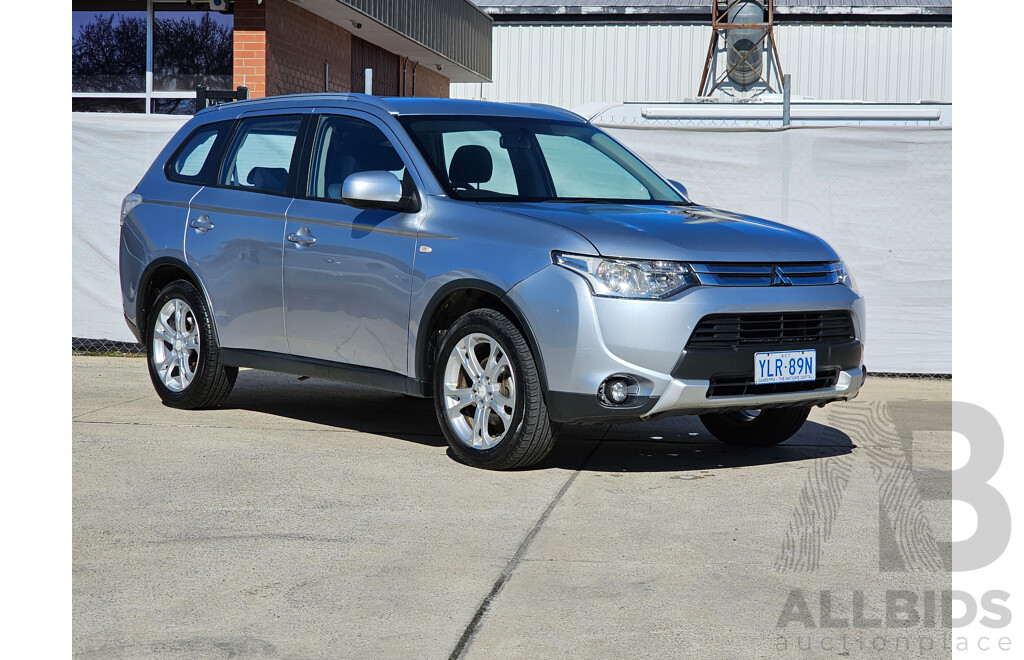 11/2014 Mitsubishi Outlander ES - Lot 1536214 | CARBIDS