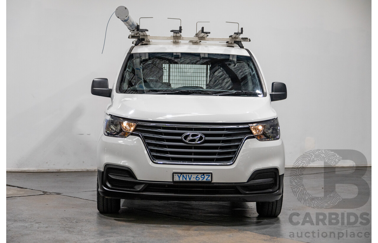 05/2019 Hyundai iLoad 3S LIFTBACK TQ4 MY21 4D Van White Turbo Diesel 2.5L