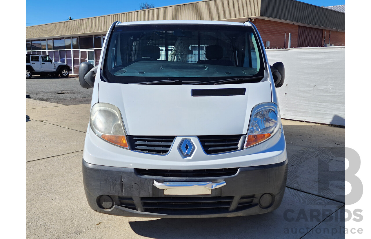 11/2007 Renault Trafic LWB FWD  2D Van White 1.9L