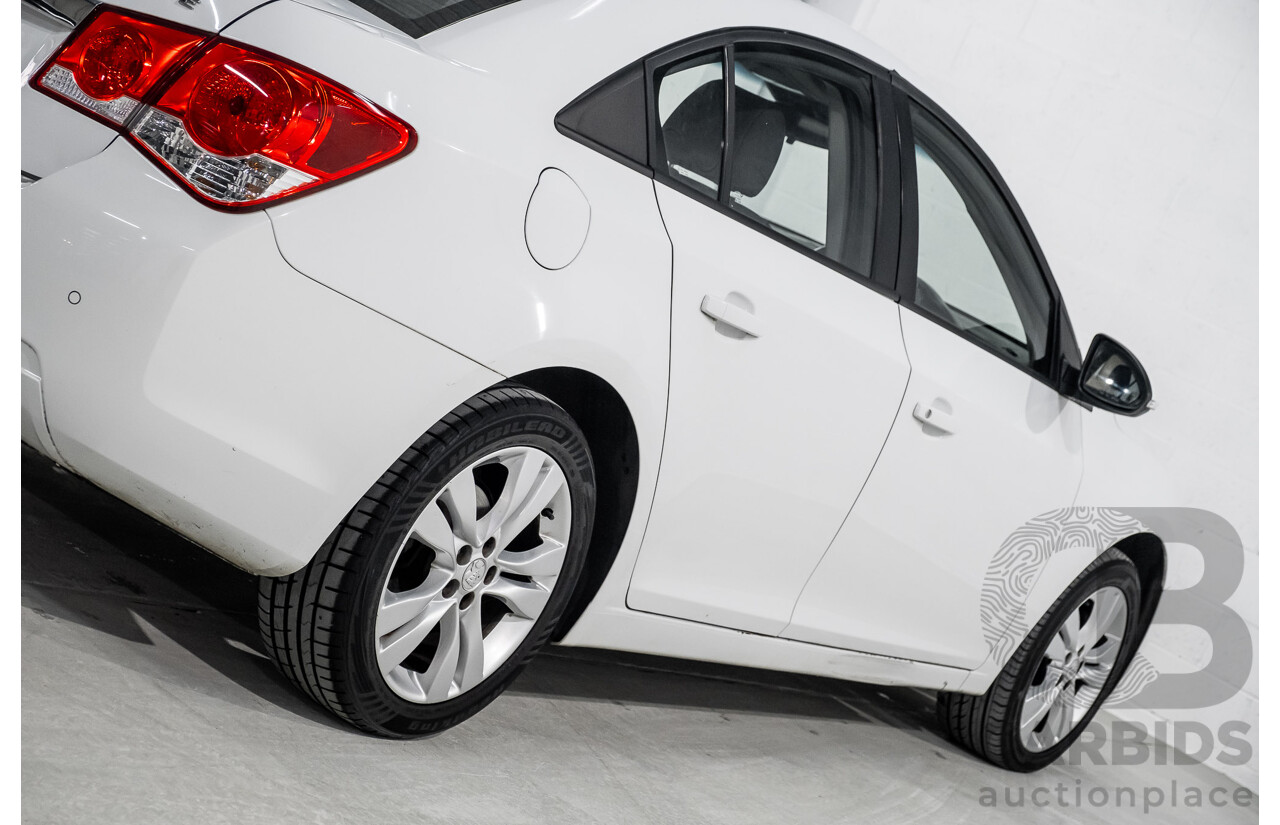 9/2015 Holden Cruze Equipe JH MY15 4d Sedan White 1.8L