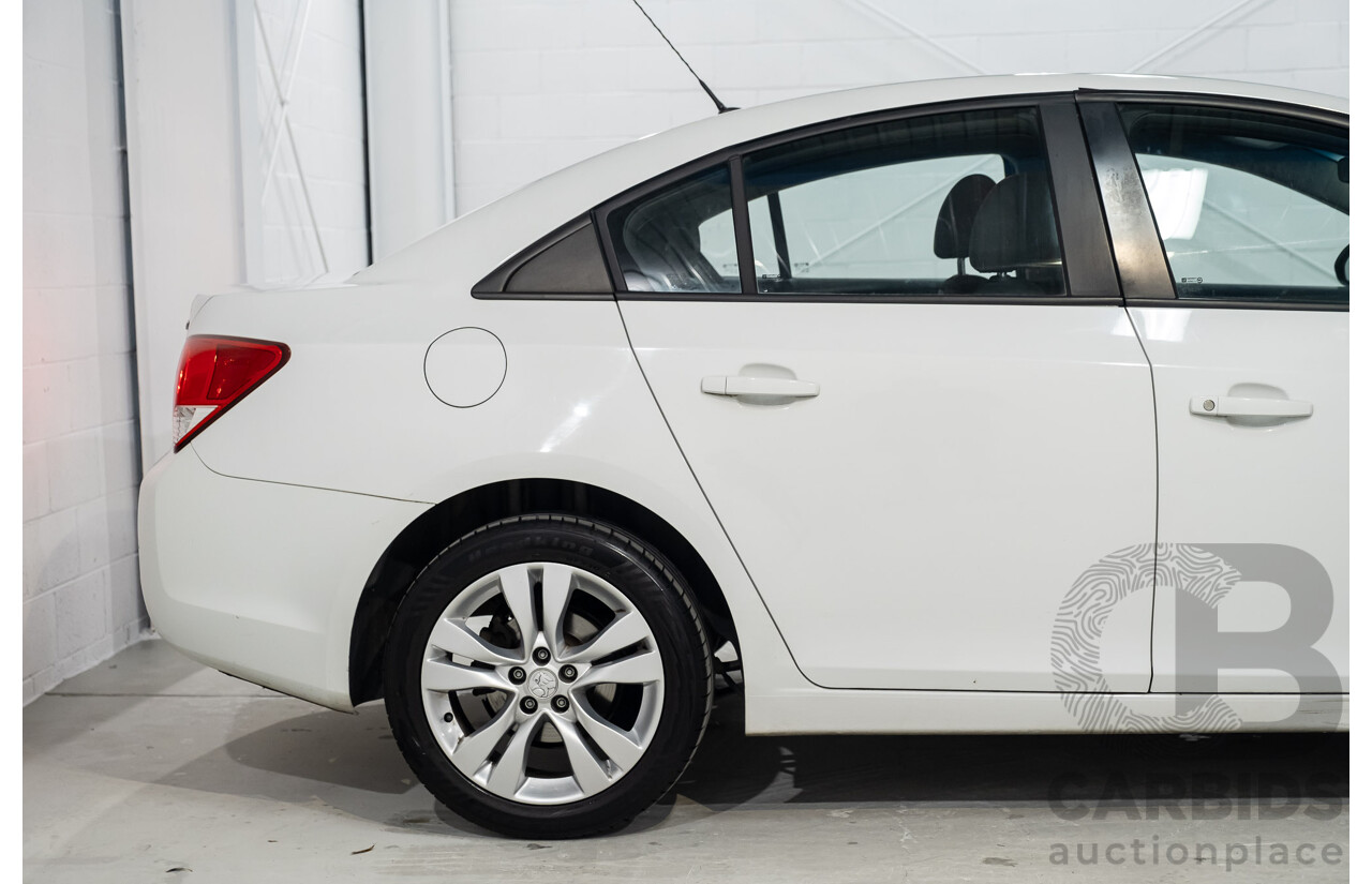 9/2015 Holden Cruze Equipe JH MY15 4d Sedan White 1.8L