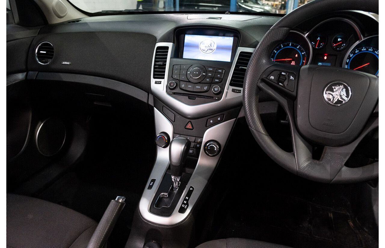 9/2015 Holden Cruze Equipe JH MY15 4d Sedan White 1.8L