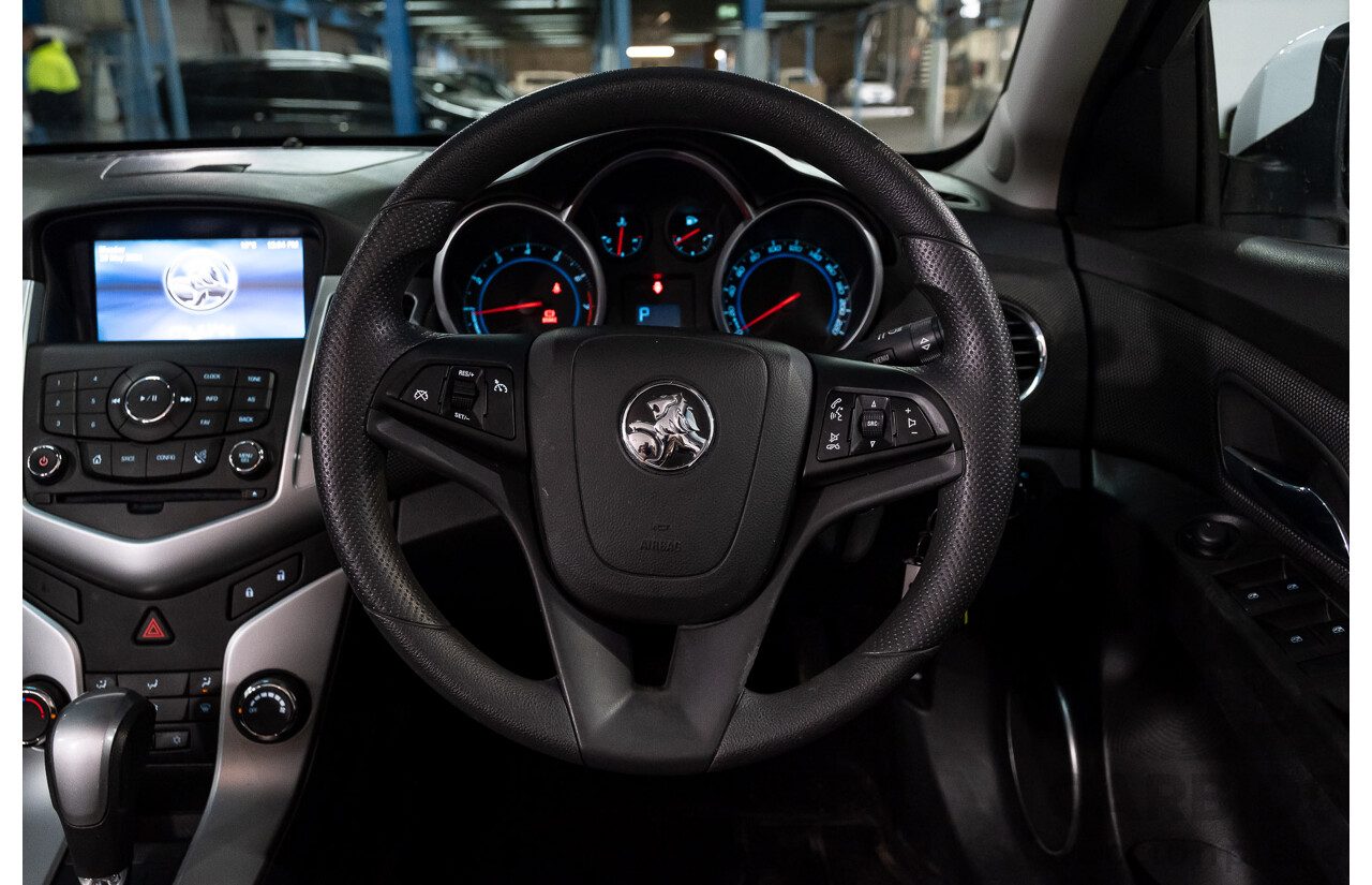 9/2015 Holden Cruze Equipe JH MY15 4d Sedan White 1.8L