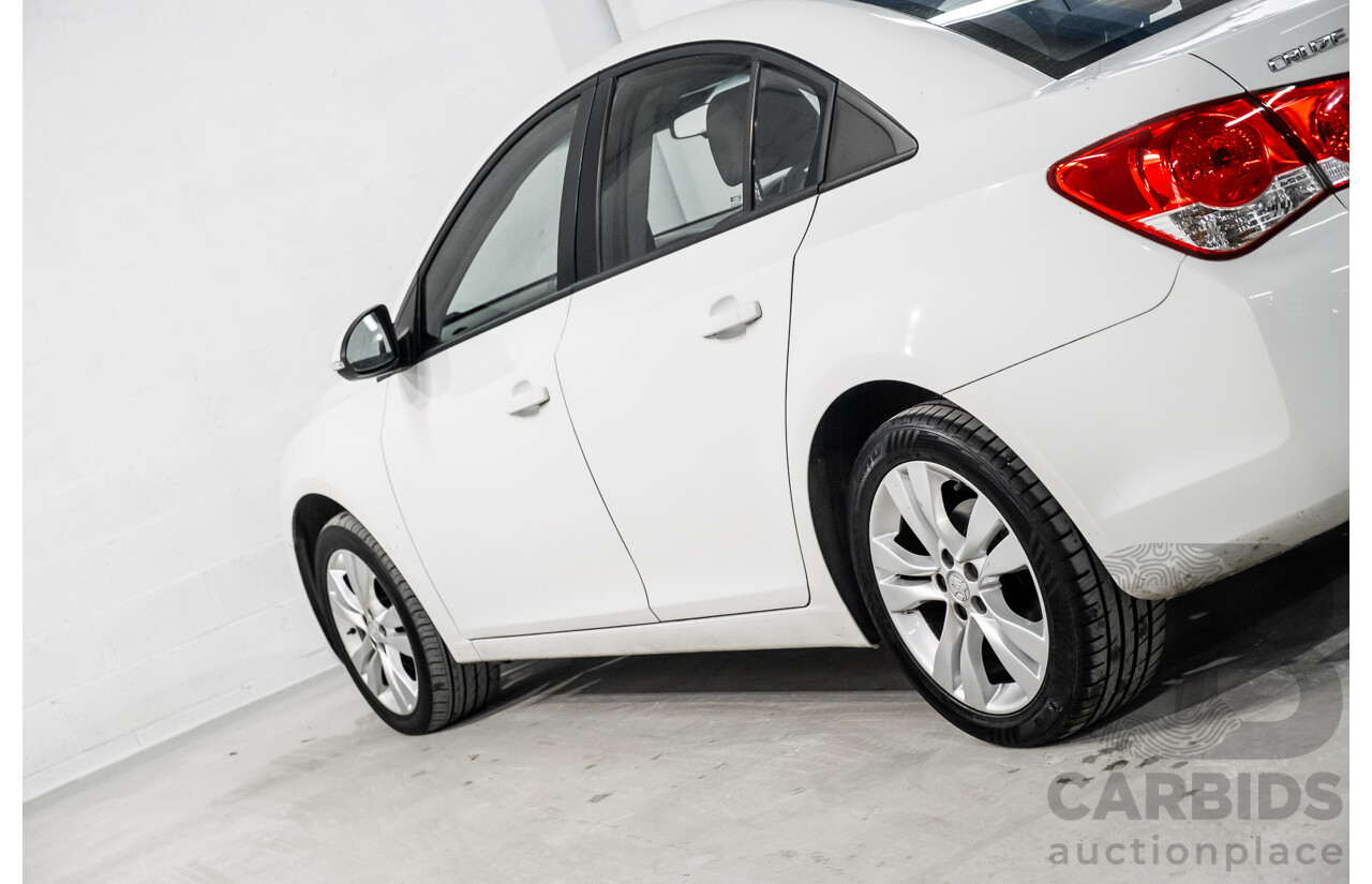 9/2015 Holden Cruze Equipe JH MY15 4d Sedan White 1.8L