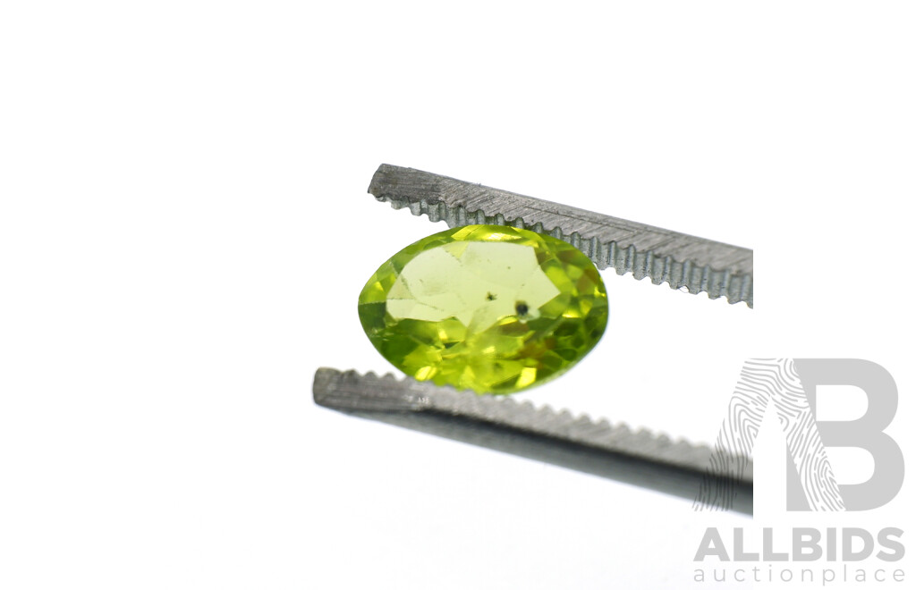 Natural Peridot Oval Cut Unset Gemstone, 0.75ct