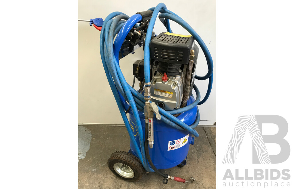 Spear & Jackson (TA-TD2040V) TradeAir Air Compressor on Wheels