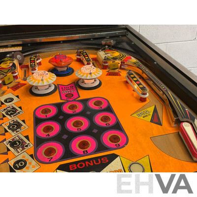 Lucky Ace Pinball Machine by Williams