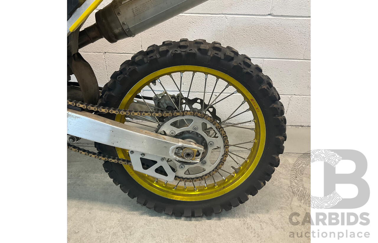 SUZUKI Dirt Bike