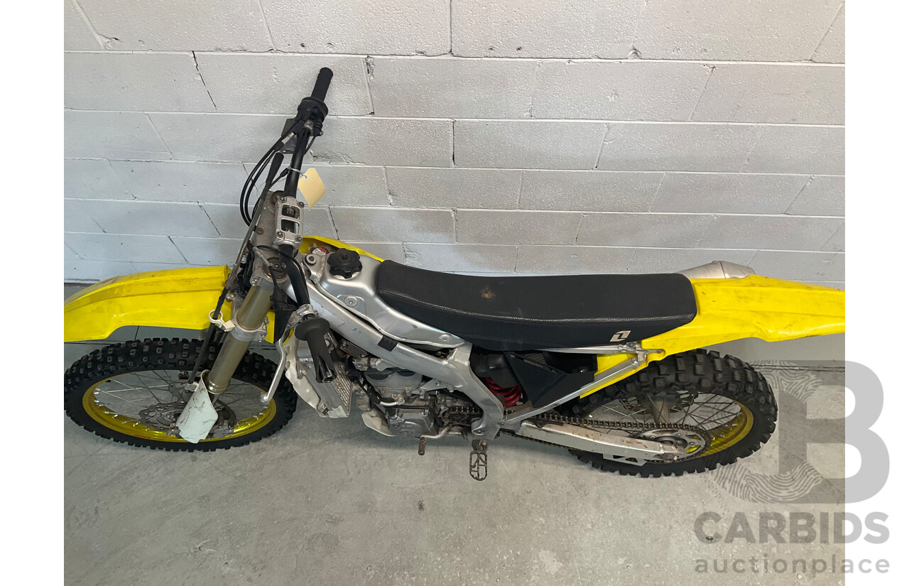 SUZUKI Dirt Bike