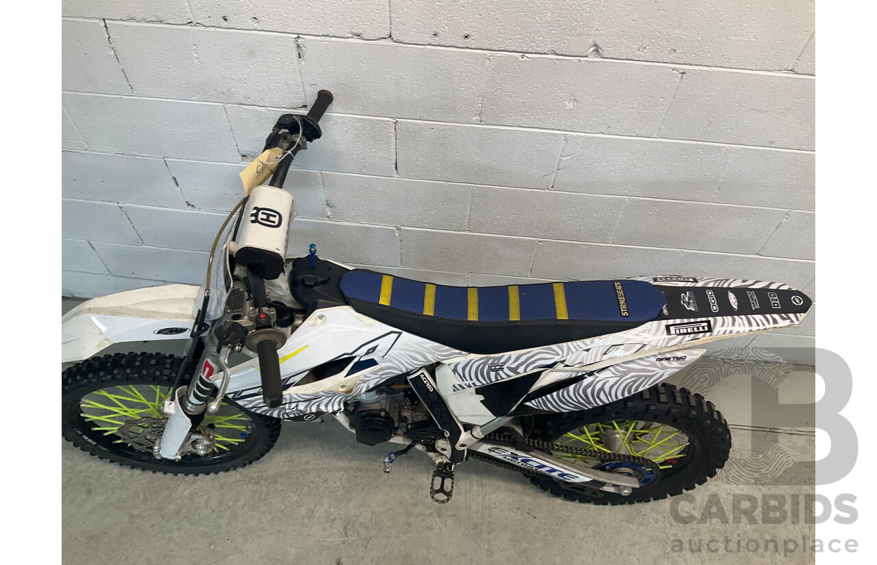 HUSQVARNA HUSKI Dirt Bike