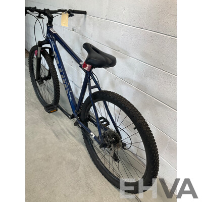 FLUID Nitro Bike (Size L) - ORP $399.00