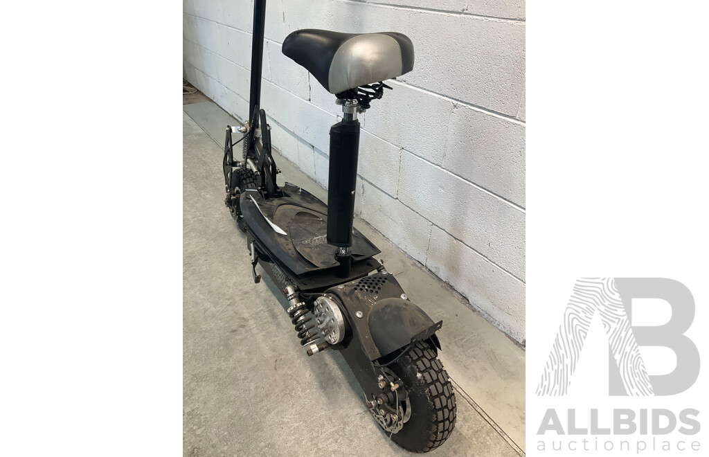 BULLET Stealth I-6 Motorised Scooter