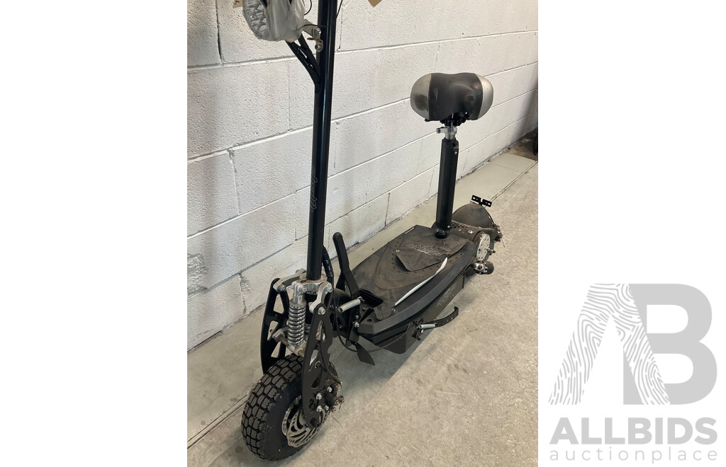 BULLET Stealth I-6 Motorised Scooter