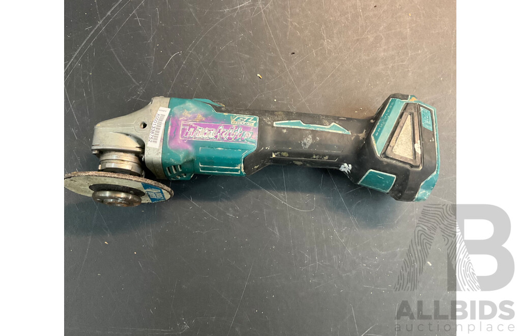 MAKITA DHS 680 Circular Saw & DGA504 Angle Grinder & Charger & 2x Batteries - Lot of 5