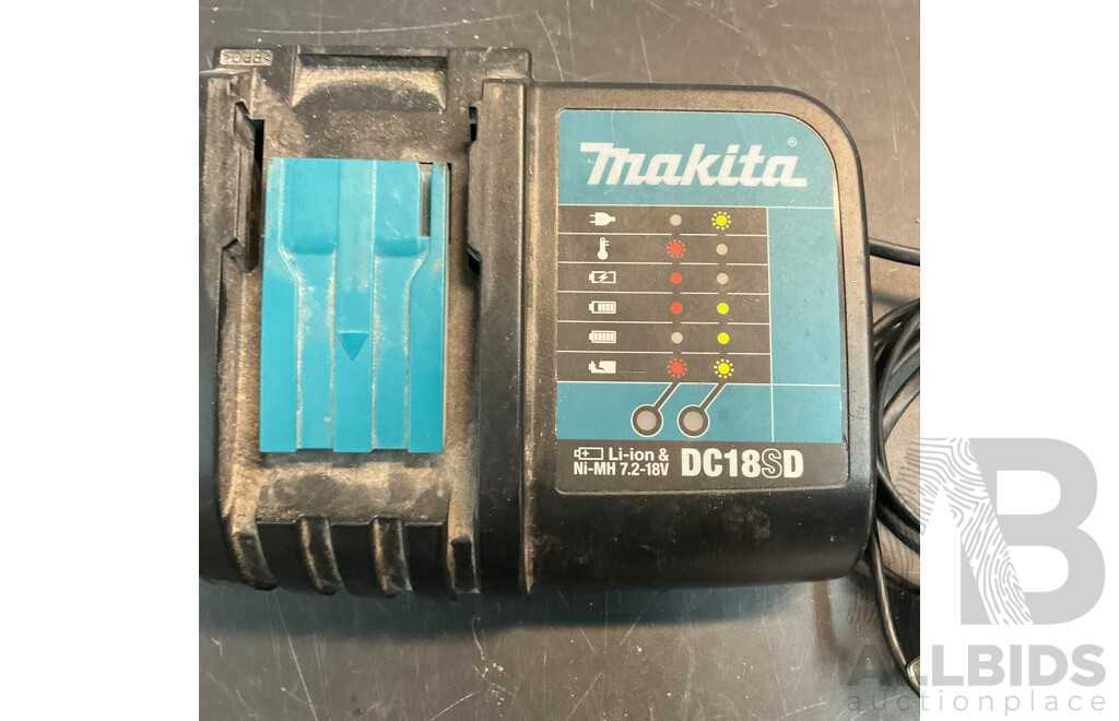MAKITA DHS 680 Circular Saw & DGA504 Angle Grinder & Charger & 2x Batteries - Lot of 5