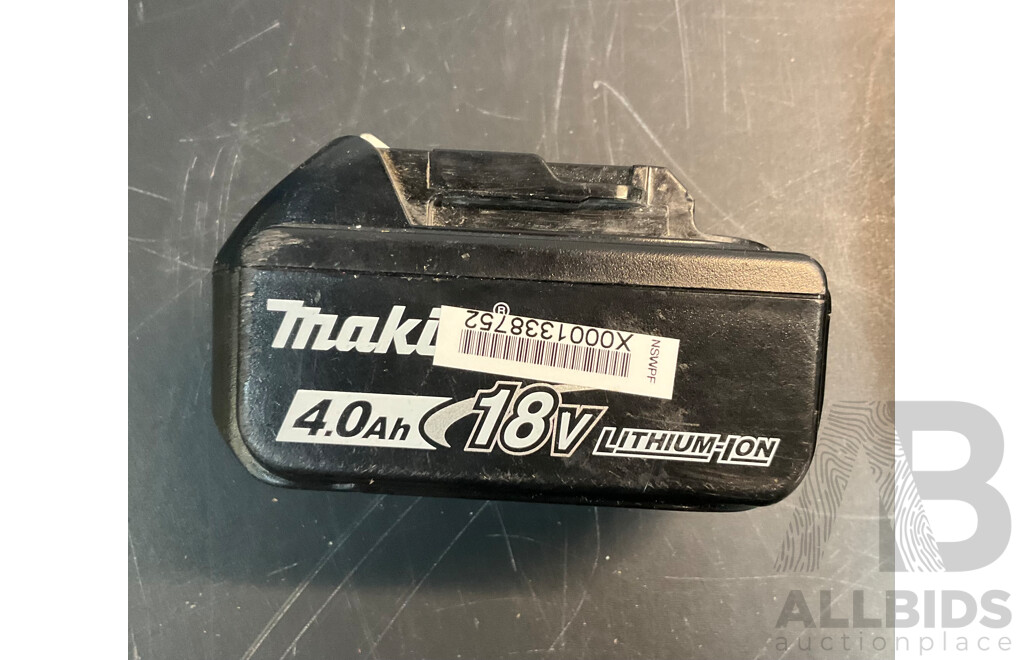 MAKITA DHS 680 Circular Saw & DGA504 Angle Grinder & Charger & 2x Batteries - Lot of 5