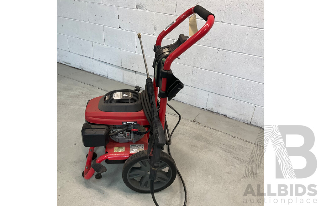 WORKZONE  Titanium 2700psi Petrol Pressure Washer