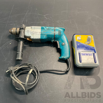 MAKITA HP2033 Corded Hammer Drill Lot 1539911 EHVA