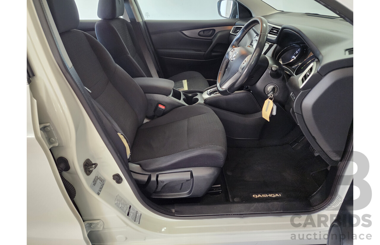 09/2015 Nissan Qashqai ST FWD J11 4D Wagon White 2.0L