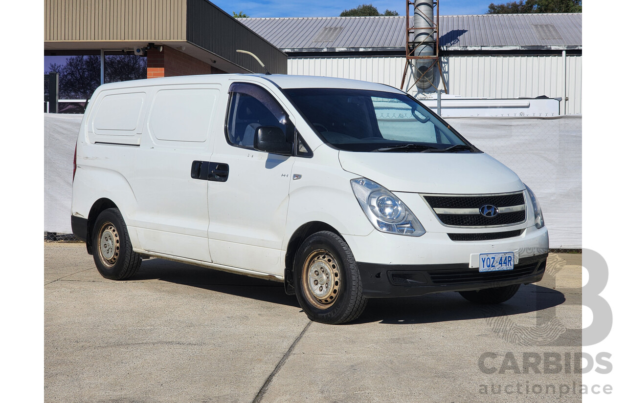 09/2009 Hyundai Iload  RWD TQ 4D Van White 2.5L