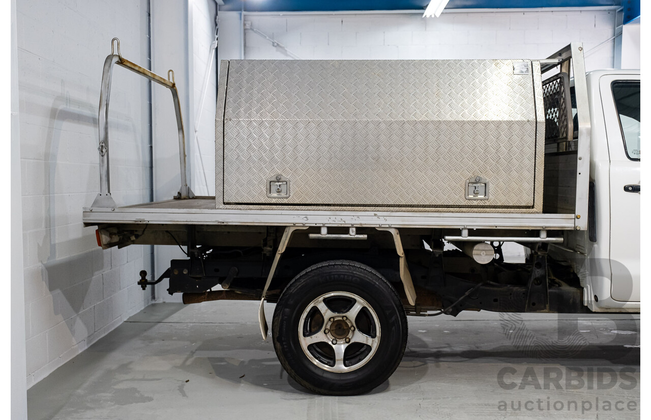 4/2005 Toyota Hilux SR (4x4) KUN26R 2d C/Chas White Turbo Diesel 3.0L