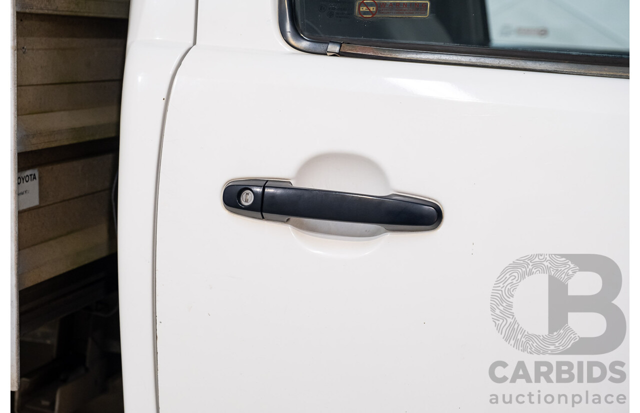 4/2005 Toyota Hilux SR (4x4) KUN26R 2d C/Chas White Turbo Diesel 3.0L