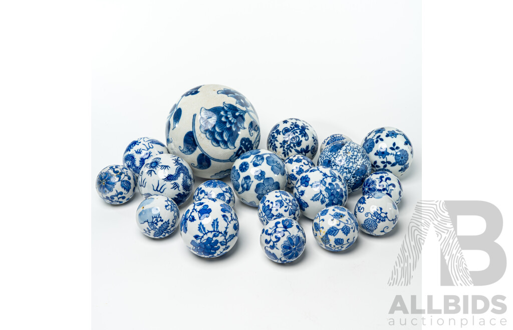 Collection Chinese Hand Painted Blue and White Ceramic Spheres in Three Sizes