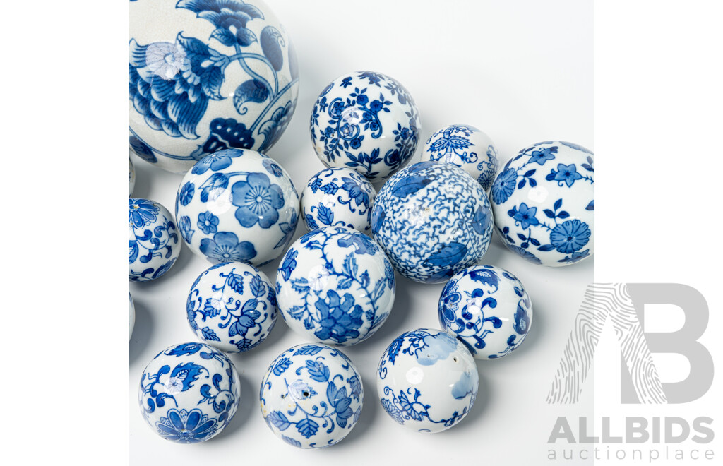 Collection Chinese Hand Painted Blue and White Ceramic Spheres in Three Sizes