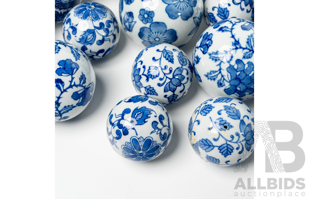 Collection Chinese Hand Painted Blue and White Ceramic Spheres in Three Sizes