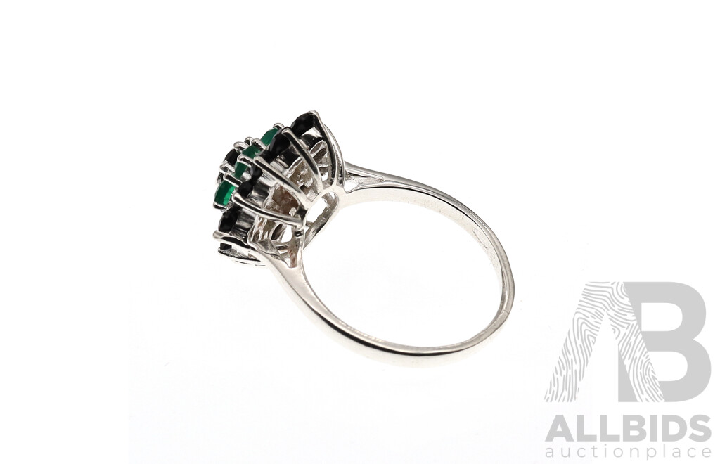 NEW - Sterling Silver Green & Black Onyx Cluster Ring, Size S, 4.90 Grams