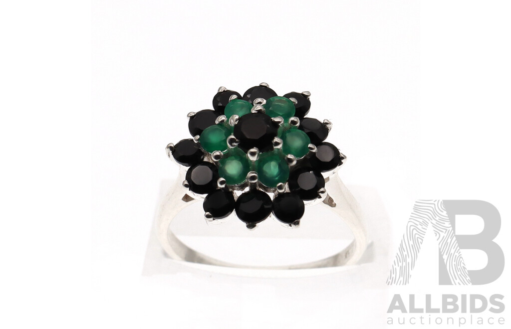 NEW - Sterling Silver Green & Black Onyx Cluster Ring, Size S, 4.90 Grams