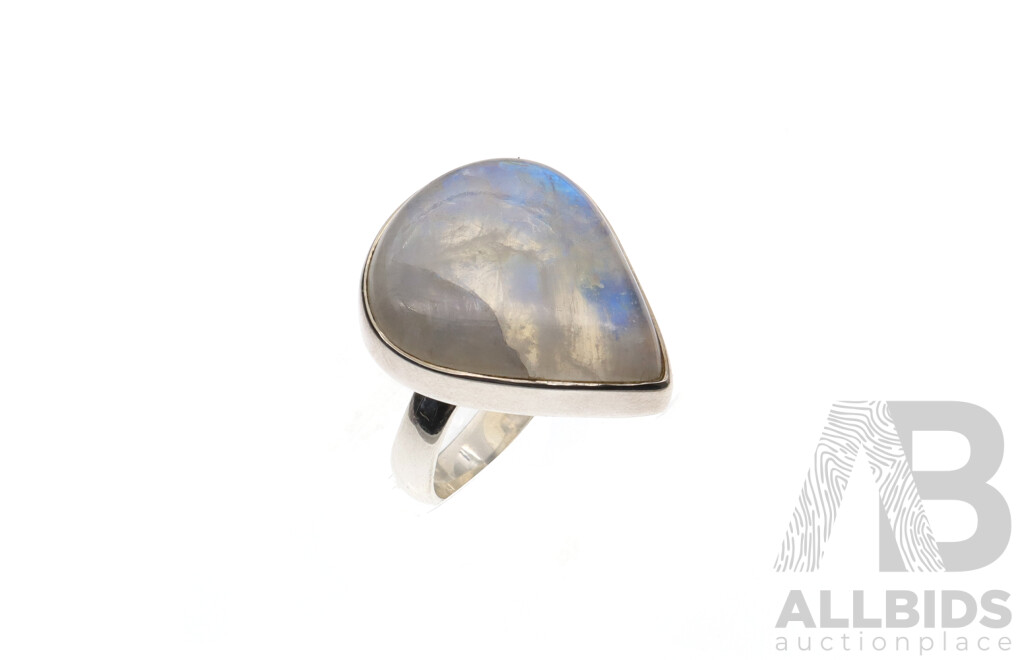 NEW Sterling Silver Moonstone Cabochon Ring, Size R, 8.90 Grams