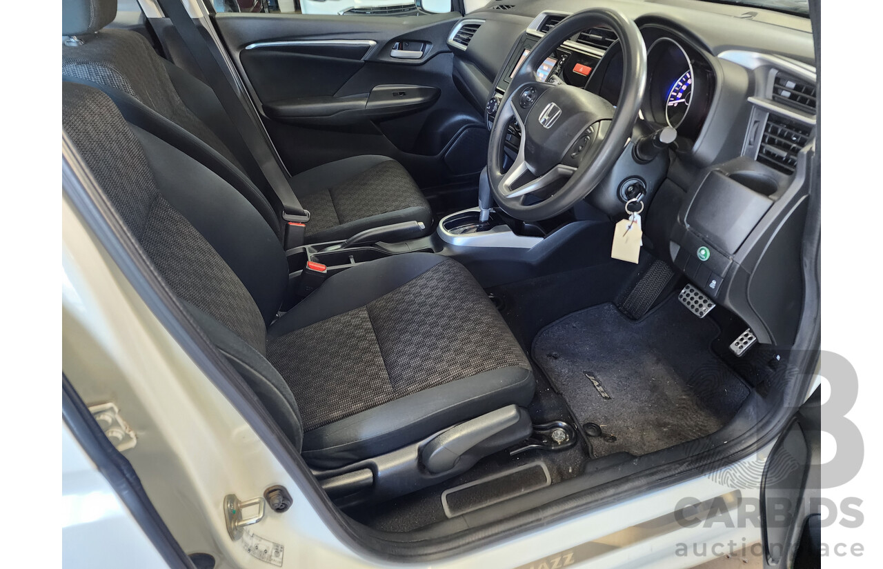 10/2016 Honda Jazz VTi FWD GK MY16 5D Hatchback White 1.5L
