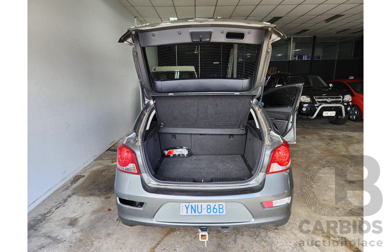 06/2012 Holden Cruze CD FWD JH MY12 5D Hatchback Grey 2.0L