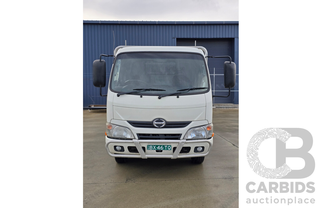 10/2013 Hino 300 Series 616 Series 2 (4x2) Trayback Truck 2d Cab Chassis White Turbo Diesel 4.0L