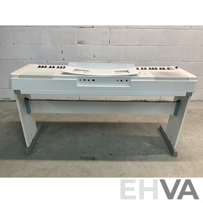 YAMAHA DGX-650WH Digital Piano - ORP $1,499.00