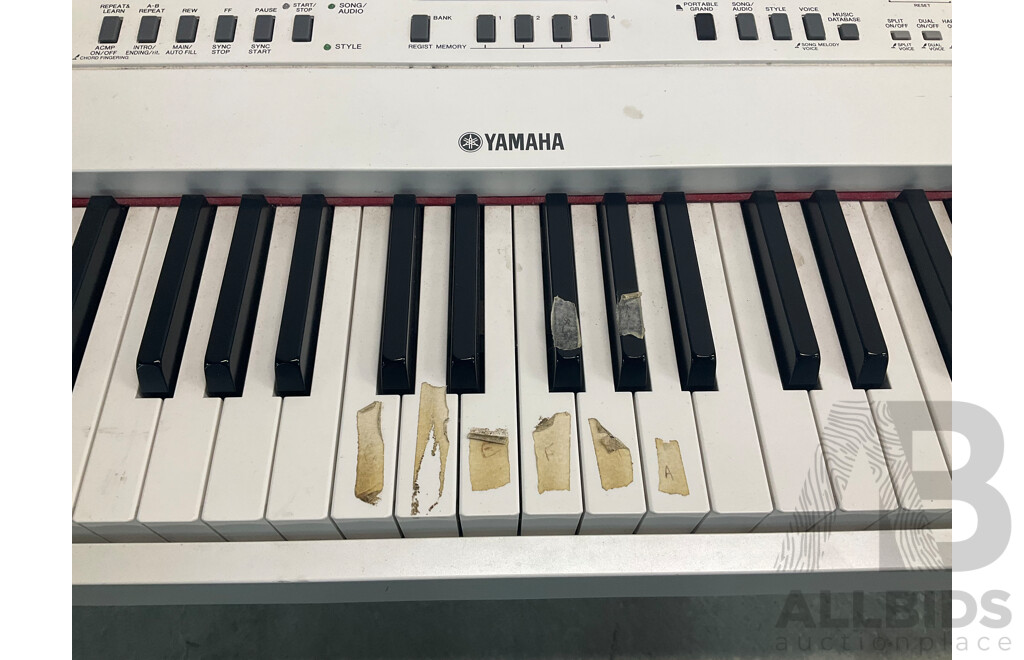 YAMAHA DGX-650WH Digital Piano - ORP $1,499.00