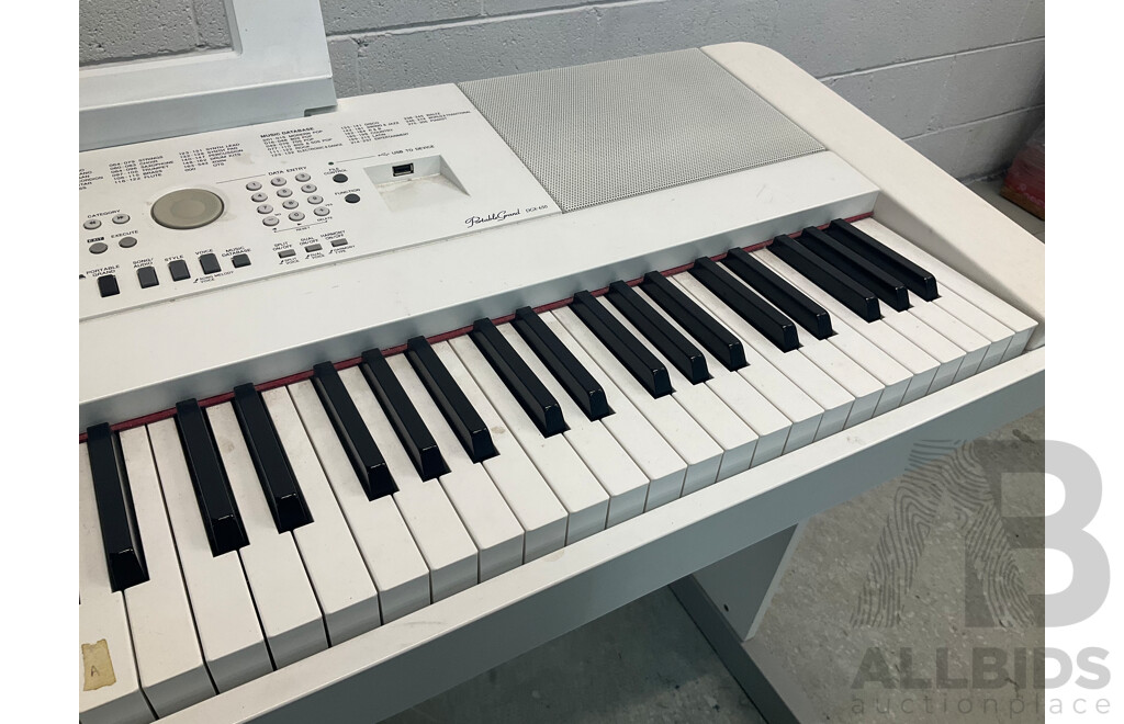 YAMAHA DGX-650WH Digital Piano - ORP $1,499.00