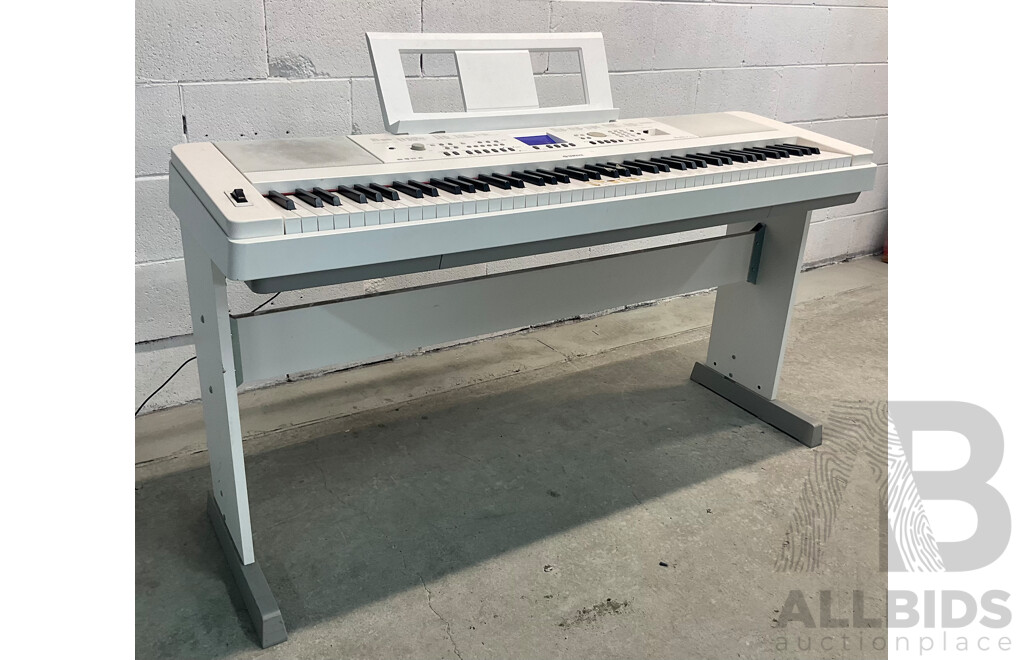 YAMAHA DGX-650WH Digital Piano - ORP $1,499.00