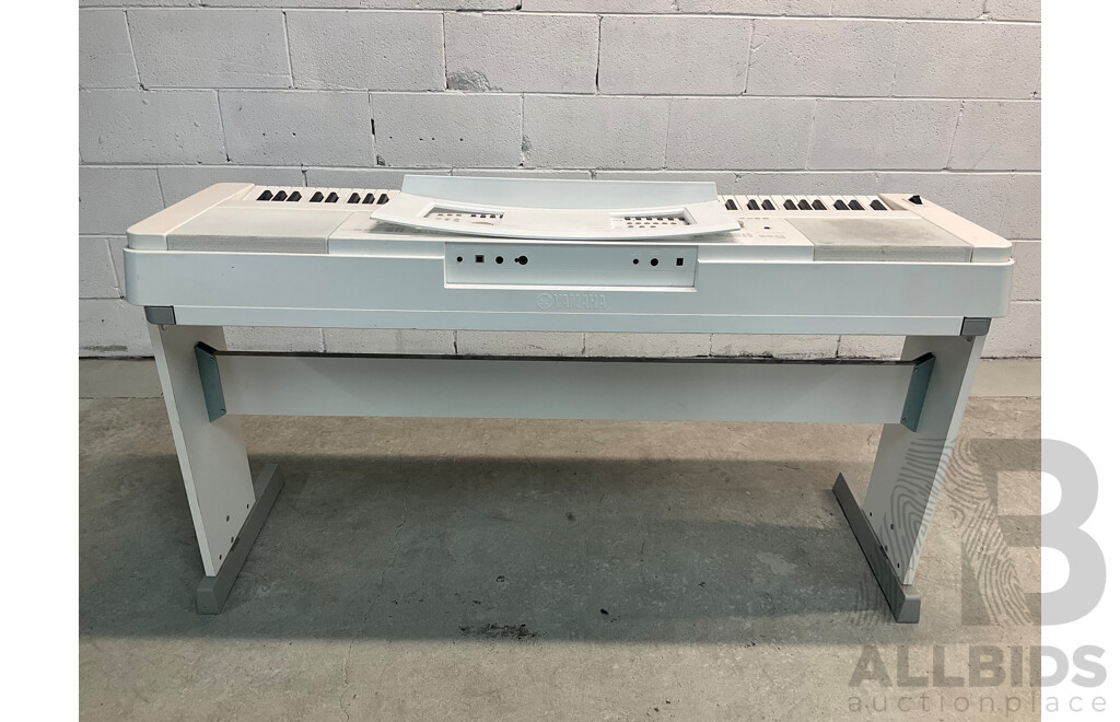 YAMAHA DGX-650WH Digital Piano - ORP $1,499.00