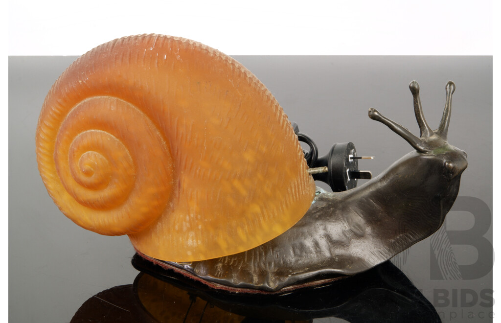 Retro Bronzed Metal Snail Electrical Lamp with Glass Shell Form Shade