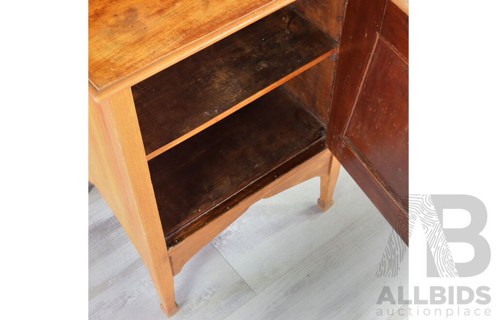 Oak Elevated Pot Cupboard