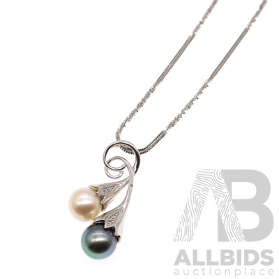 18ct White Gold South Sea Pearl & Tahitian Pearl & Diamond (TDW0.06ct) Pendant, 35mm on 18ct WG Fancy Link Chain, 45cm, 15.26 Grams