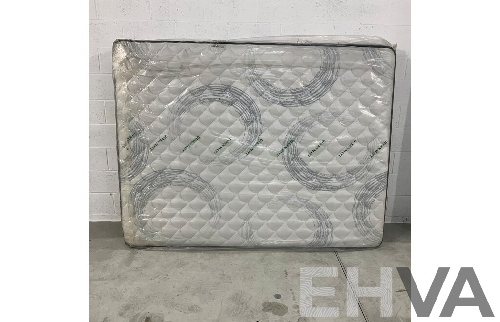 SLEEPMAKER Back Support Collection Miracoil Georgia Cushion Firm Mattress - Queen - ORP $849.00